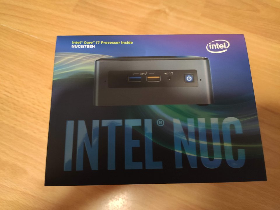 Intel NUC 8th gen i7 as my development box